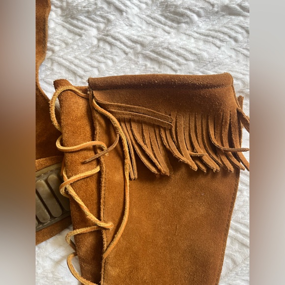 Minnetonka women’s front lace knee high boots - brown - size 6 - suede - Picture 8 of 8
